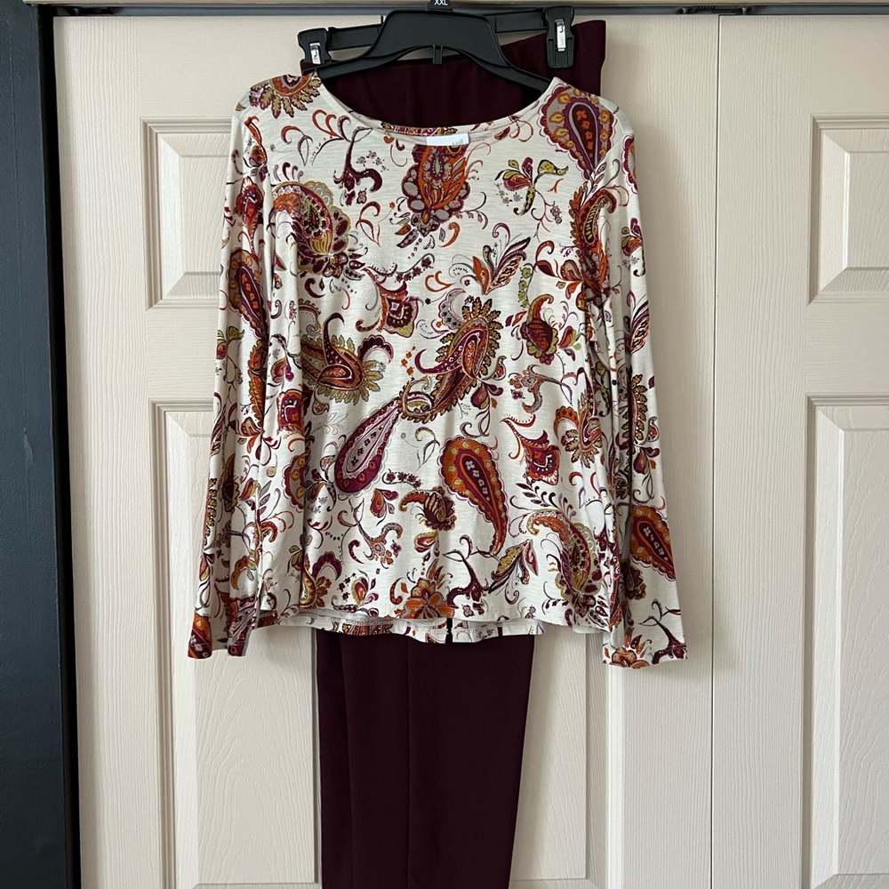 J. Jill long sleeve top, like new. Cute split seam detail on the back.
